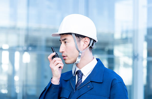 【電波法改正】トランシーバーとアナログ無線機の代替でスマホ移行するなら合わせて検討したい現場業務のアプリ化とは