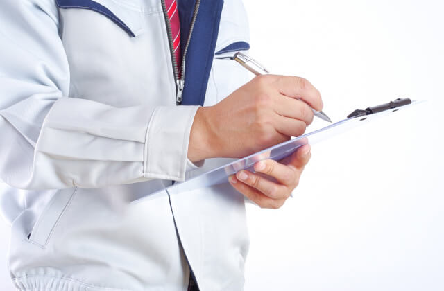 作業報告を紙ベースで行っている方